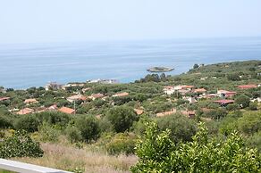 Holiday House in Cilento With Pool and sea View