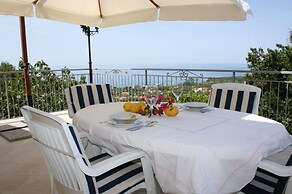 Holiday House in Cilento With Pool and sea View