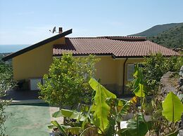 Holiday House in Cilento With Pool and sea View