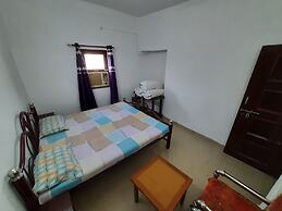 Room-janardan Homestay Lucknow