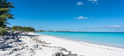 Spacious Villa On The Beach