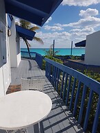 Spacious Villa On The Beach