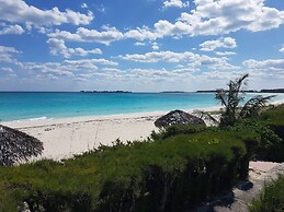Spacious Villa On The Beach
