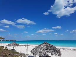Spacious Villa On The Beach
