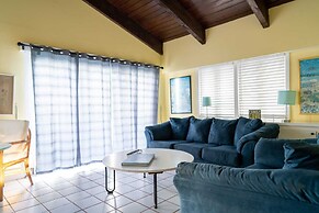 Spacious Villa On The Beach