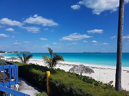 Spacious Villa On The Beach