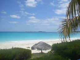 Spacious Villa On The Beach