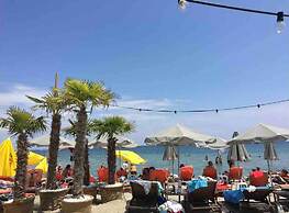 Zeusplace Spacious Apartment Private Parking