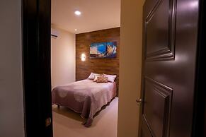 Luxury Apartment With Poll