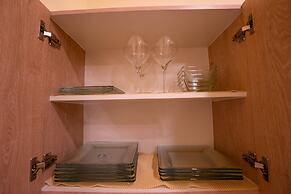 Luxury Apartment With Poll