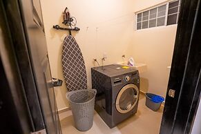 Luxury Apartment With Poll