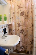 Lovely Bright Flat few Steps Away From the Beach