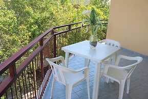 Lovely Bright Flat few Steps Away From the Beach