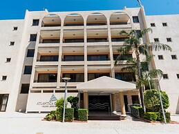 Studio Apartment With Balcony and Garden View