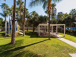 Studio Apartment With Balcony and Garden View