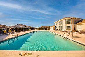 Tranquil Condo With Pool Fitness Center Tennis