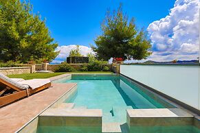 Sunny Villa in Chaniotis