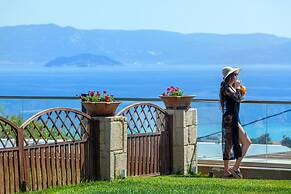 Sunny Villa in Chaniotis