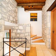 Villa Ilios - Delightful 2 Bedroom Stone House