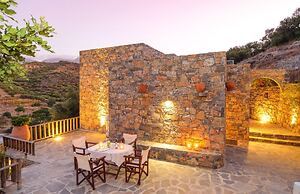 Villa Ilios - Delightful 2 Bedroom Stone House