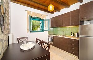 Villa Ilios - Delightful 2 Bedroom Stone House