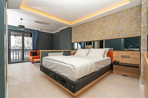 216 Bosphorus Suite