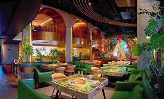 base-Sanlitun Serviced Apartment