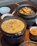 base-Sanlitun Serviced Apartment