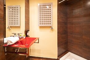 Lucas House by Sitges Group