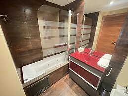 Lucas House by Sitges Group