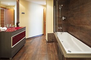 Lucas House by Sitges Group