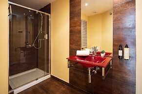 Lucas House by Sitges Group