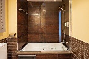 Lucas House by Sitges Group