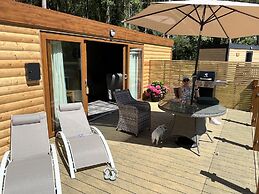 Cedar Boutique Lodge-dog, Fishing and Spa Access