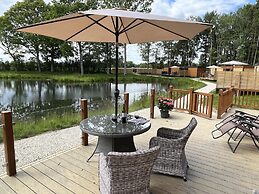 Cedar Boutique Lodge-dog, Fishing and Spa Access