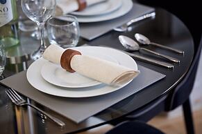 Avari Apartments - Winchester Collection