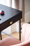 Avari Apartments - Winchester Collection