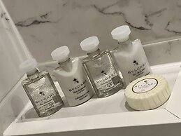 Avari Apartments - Winchester Collection