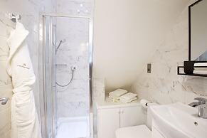 Avari Apartments - Winchester Collection