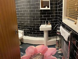 Impeccable 3- Bedroom House in Kirkcaldy