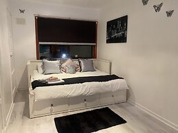 Impeccable 3- Bedroom House in Kirkcaldy