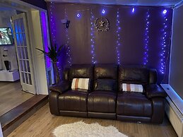 Impeccable 3- Bedroom House in Kirkcaldy