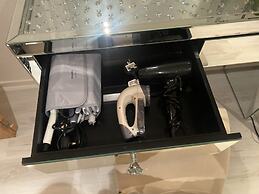 Impeccable 3- Bedroom House in Kirkcaldy