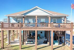 Surf & Seahorse 4 Bedroom Home by RedAwning