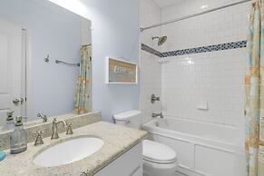 Surf & Seahorse 4 Bedroom Home by RedAwning