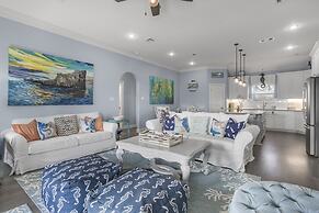 Surf & Seahorse 4 Bedroom Home by RedAwning