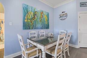 Surf & Seahorse 4 Bedroom Home by RedAwning