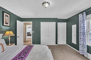 Lovely PET FRIENDLY three bedroom in desirable Urbandale Location! 3 H