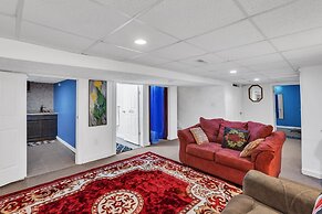 Lovely PET FRIENDLY three bedroom in desirable Urbandale Location! 3 H