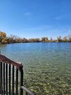 Lovely PET FRIENDLY three bedroom in desirable Urbandale Location! 3 H